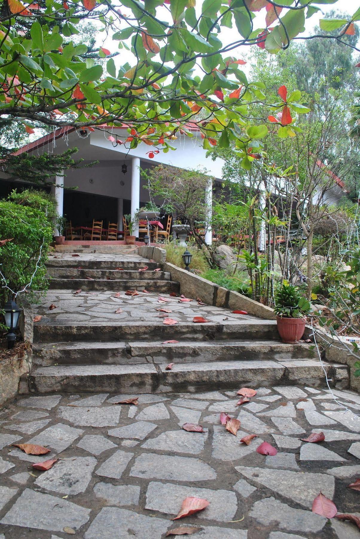 Eagle Ridge Resort Bangalore Eksteriør bilde